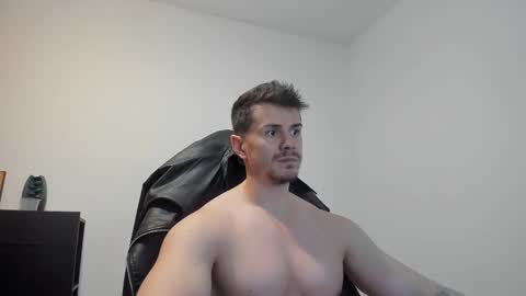 LeatherMaster online show from November 30, 2025, 3:49 pm