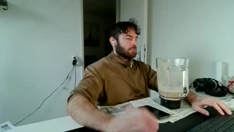 Snapshot of alphah_hunk chatting on January 9, 2026, 11:02 am alphah_hunk online show from January 9, 2026, 11:02 am