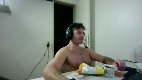 Snapshot of alphah_hunk chatting on January 15, 2026, 8:45 pm alphah_hunk online show from January 15, 2026, 8:45 pm