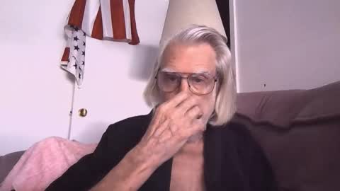 AlphaUniform online show from February 3, 2026, 7:08 pm