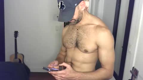 Snapshot of alphawolfo chatting on October 30, 2025, 9:15 pm Alphawolfo online show from October 30, 2025, 9:15 pm