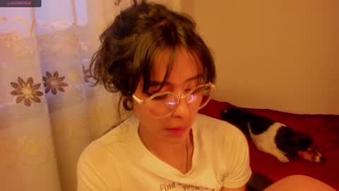 Snapshot of aluna_0310 chatting on December 16, 2024, 10:56 pm . . online show from December 16, 2024, 10:56 pm