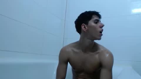 Snapshot of alvarodancer chatting on November 7, 2025, 10:26 am alvarodancer online show from November 7, 2025, 10:26 am