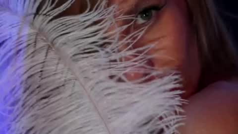 Snapshot of alvuwka chatting on January 17, 2026, 8:19 am Alvuwka online show from January 17, 2026, 8:19 am