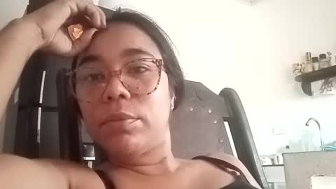 analia online show from September 19, 2025, 7:14 pm