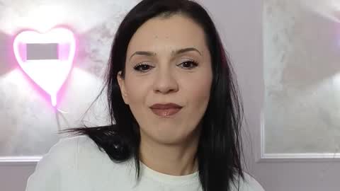 alyarei online show from November 9, 2025, 7:23 pm