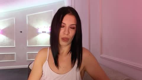 alyarei online show from November 30, 2025, 6:12 pm