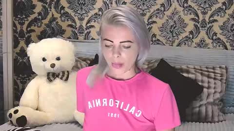 Snapshot of alyblonde chatting on March 12, 2025, 10:59 am aly online show from March 12, 2025, 10:59 am