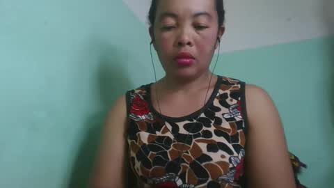 Snapshot of alypierette chatting on June 1, 2026, 6:15 am alypierette online show from June 1, 2026, 6:15 am