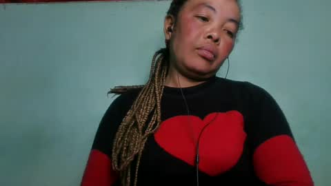 Snapshot of alypierette chatting on June 20, 2026, 7:49 pm alypierette online show from June 20, 2026, 7:49 pm