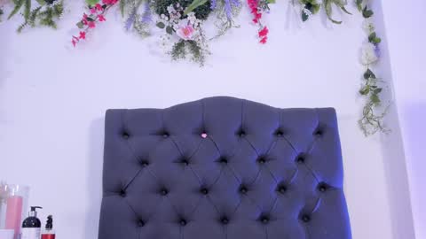 alyssa_joness online show from February 20, 2025, 7:01 am