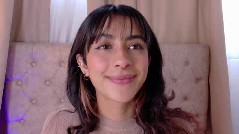 alyssa_joness online show from November 19, 2025, 1:44 pm