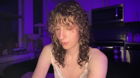 Alyssa online show from April 25, 2026, 9:45 am