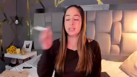 Snapshot of alyzeegorgeous chatting on October 14, 2025, 11:27 pm Alyze make feel hot as hell online show from October 14, 2025, 11:27 pm