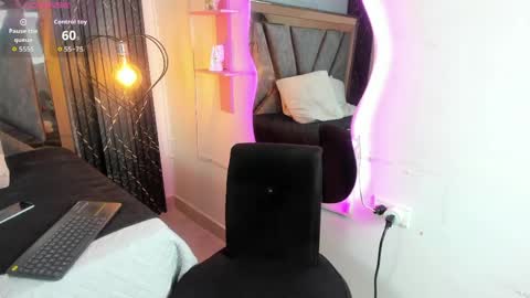 Snapshot of amaia_a chatting on May 31, 2026, 1:29 pm amaia_a online show from May 31, 2026, 1:29 pm