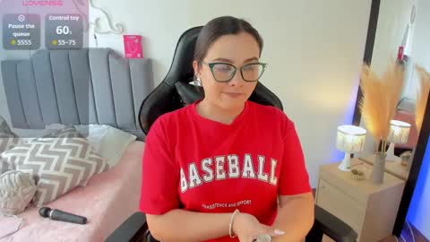 Hi Im AmaiaHelp me reach 100 likes online show from April 7, 2026, 7:03 pm