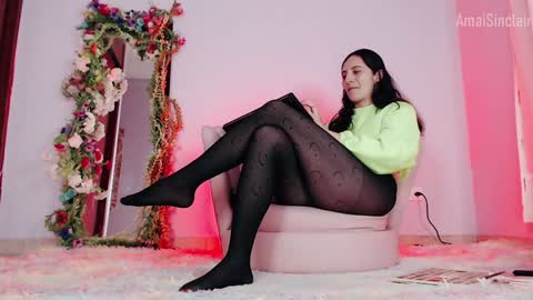 Amai  Sinclair  online show from February 2, 2025, 9:08 am