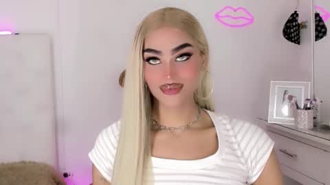 Snapshot of amal_baddel_ chatting on February 5, 2026, 5:01 am amal_baddel_ online show from February 5, 2026, 5:01 am