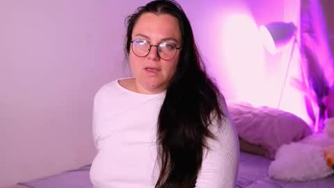 Snapshot of amalia_minkxx chatting on November 6, 2025, 3:40 am amalia_minkxx online show from November 6, 2025, 3:40 am