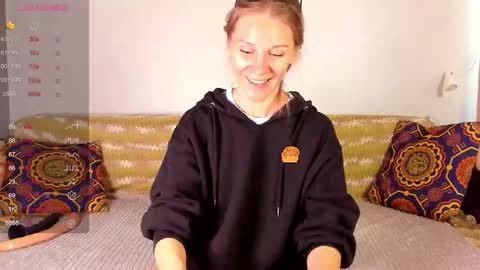 Snapshot of amalia_mio chatting on October 19, 2025, 8:04 am Amalia online show from October 19, 2025, 8:04 am