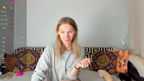 Snapshot of amalia_mio chatting on November 5, 2025, 7:52 am Amalia online show from November 5, 2025, 7:52 am