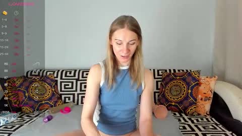 Snapshot of amalia_mio chatting on November 20, 2025, 8:03 am Amalia online show from November 20, 2025, 8:03 am