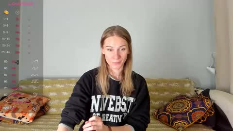 Snapshot of amalia_mio chatting on November 28, 2025, 10:51 am Amalia online show from November 28, 2025, 10:51 am