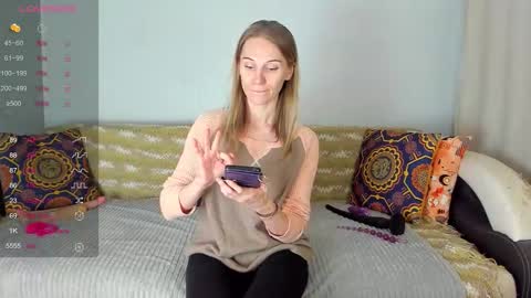 Snapshot of amalia_mio chatting on December 1, 2025, 8:08 am Amalia online show from December 1, 2025, 8:08 am