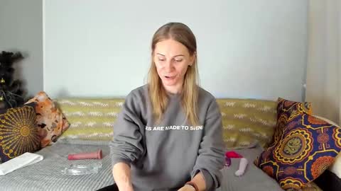 Snapshot of amalia_mio chatting on January 12, 2026, 8:19 am Amalia online show from January 12, 2026, 8:19 am