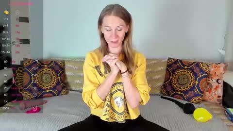 Snapshot of amalia_mio chatting on February 8, 2026, 8:18 am Amalia online show from February 8, 2026, 8:18 am