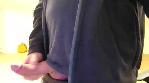 Snapshot of amaliedreams chatting on October 3, 2025, 7:33 pm Amaliedreams online show from October 3, 2025, 7:33 pm