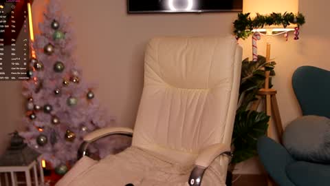 Snapshot of amanda__fox chatting on December 2, 2024, 1:24 pm Amanda fox online show from December 2, 2024, 1:24 pm