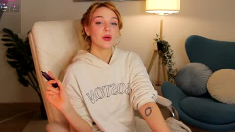 Snapshot of amanda__fox chatting on February 8, 2025, 1:33 pm Amanda fox online show from February 8, 2025, 1:33 pm