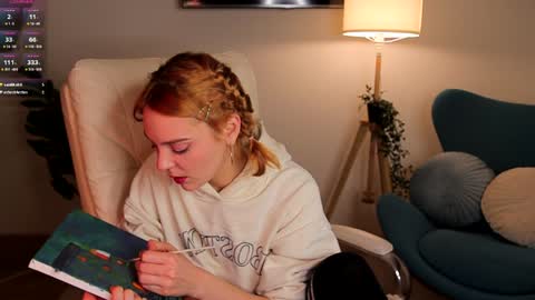 Snapshot of amanda__fox chatting on February 8, 2025, 4:36 pm Amanda fox online show from February 8, 2025, 4:36 pm