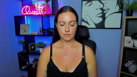 Snapshot of amanda_burn chatting on June 15, 2026, 1:24 pm Amanda online show from June 15, 2026, 1:24 pm