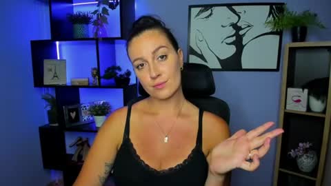 Snapshot of amanda_burn chatting on July 14, 2026, 1:39 pm Amanda online show from July 14, 2026, 1:39 pm