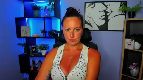 Snapshot of amanda_burn chatting on July 28, 2026, 6:20 pm Amanda online show from July 28, 2026, 6:20 pm