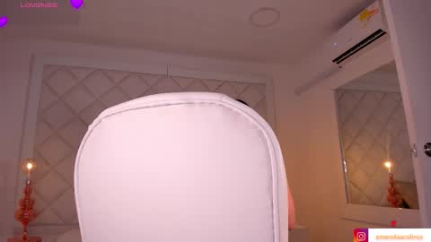 Snapshot of amanda_colin chatting on October 19, 2025, 4:35 am Amanda online show from October 19, 2025, 4:35 am