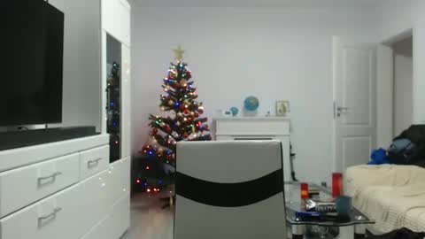 Anda .. online show from December 20, 2025, 9:55 pm