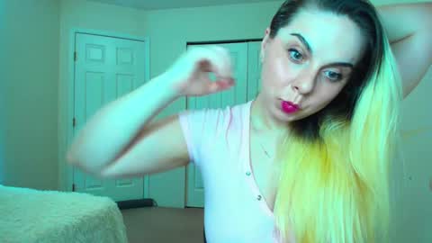 Snapshot of amandainbloom chatting on February 24, 2025, 6:16 am Amanda online show from February 24, 2025, 6:16 am