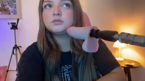 Amandha online show from February 21, 2026, 4:41 pm