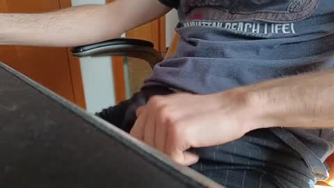 amanteamoroso online show from March 31, 2026, 8:37 am