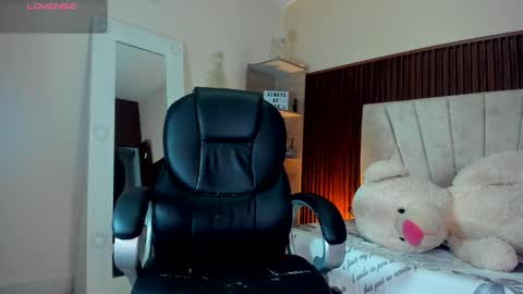 amara_brunet online show from March 10, 2026, 1:05 pm