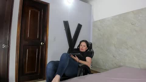 amara_luxe online show from October 23, 2025, 8:29 pm