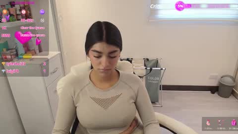 amara_silk online show from January 7, 2026, 6:10 pm