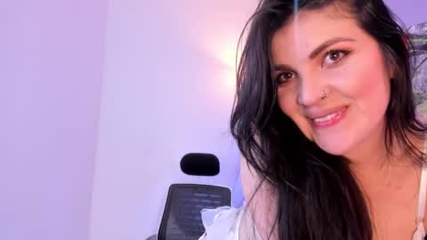 Snapshot of amara_vega chatting on February 1, 2025, 7:47 am Amara Vega online show from February 1, 2025, 7:47 am