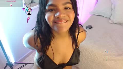 Snapshot of amara_vell chatting on December 4, 2025, 2:26 pm Amara 3 online show from December 4, 2025, 2:26 pm