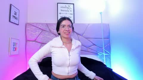 Snapshot of amara_velle chatting on April 11, 2026, 1:04 pm amara velle online show from April 11, 2026, 1:04 pm