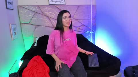 Snapshot of amara_velle chatting on April 17, 2026, 1:14 pm amara velle online show from April 17, 2026, 1:14 pm