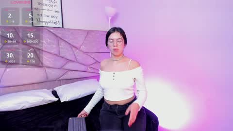 Snapshot of amara_velle chatting on May 8, 2026, 1:05 pm amara velle online show from May 8, 2026, 1:05 pm